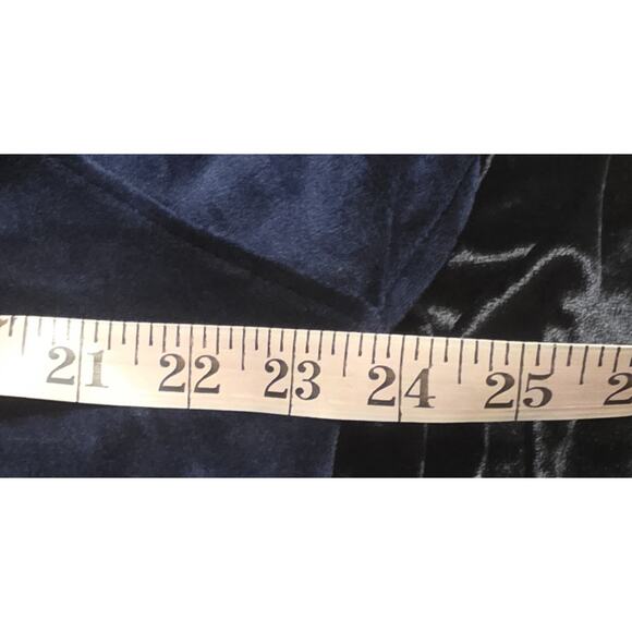 Gloria Vanderbilt top Shirt Lg Navy Blue Velour long sleeve cozy comfort NWT - Picture 7 of 9